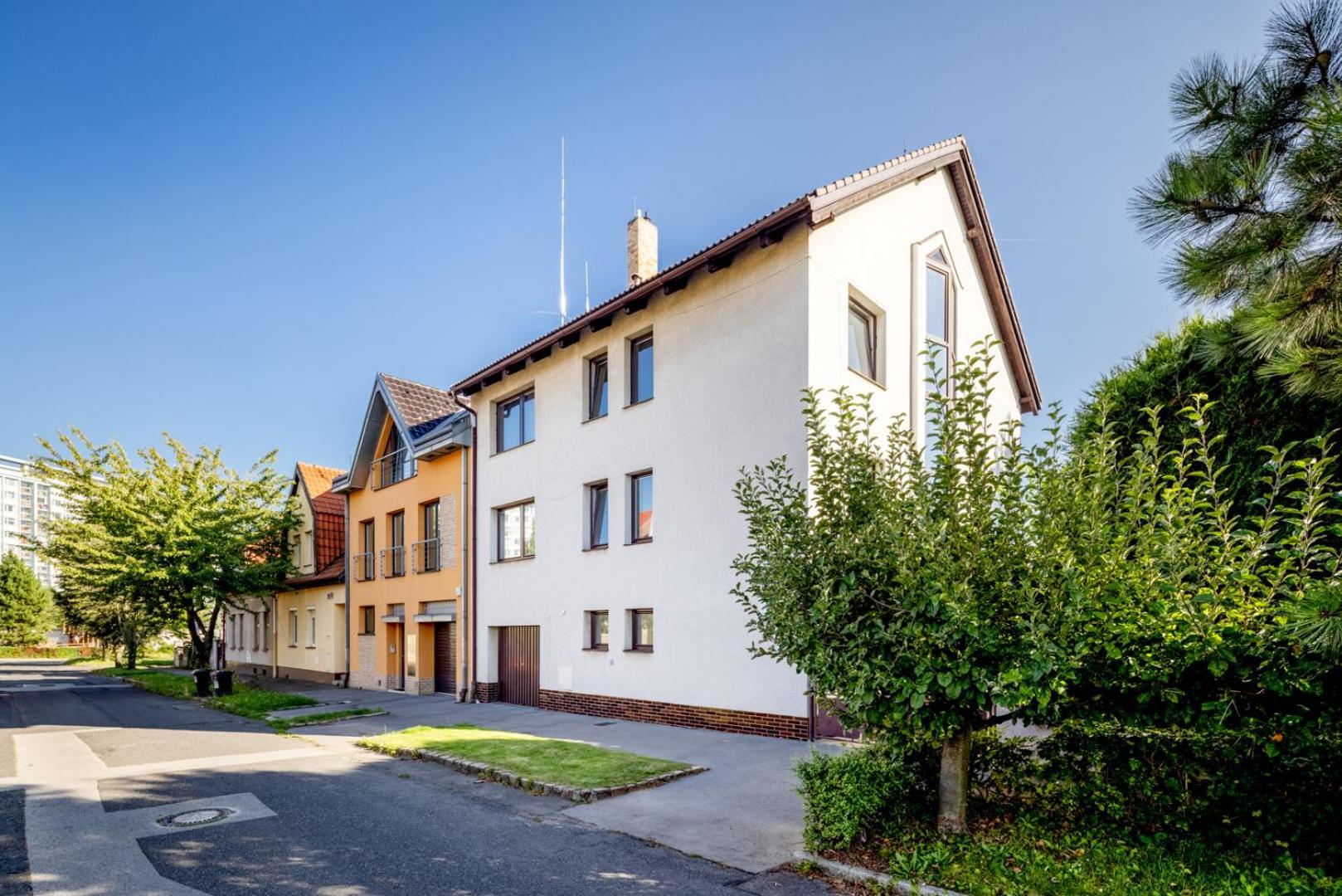 A.V.E. Pension Kliská Praga Exterior foto